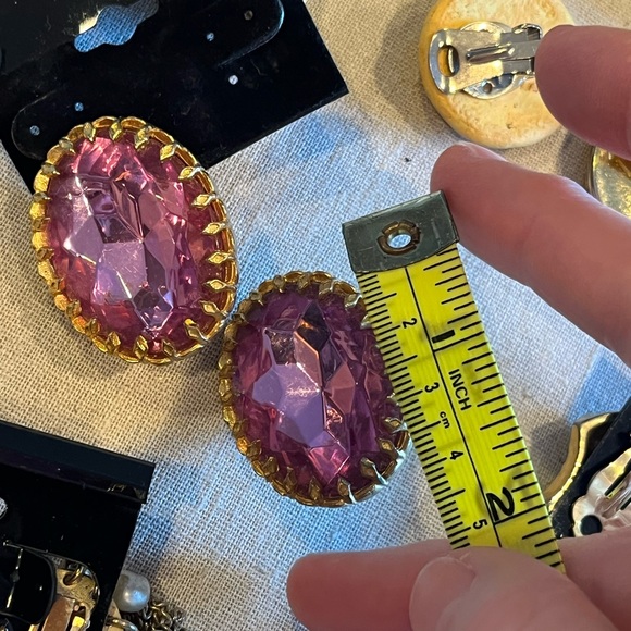 Lot of 13 pairs of Vintage clip-on Earrings - Picture 5 of 10